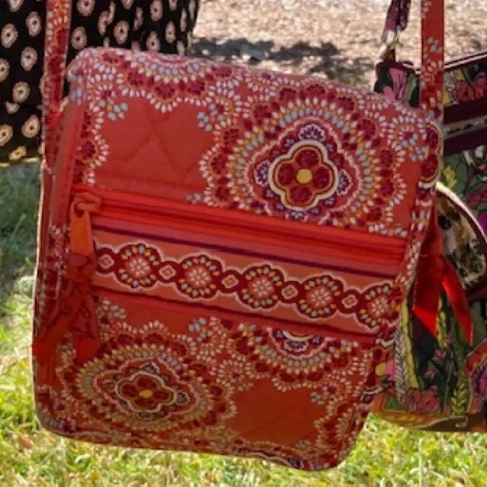 Vera Bradley crossbody purse small snag shown